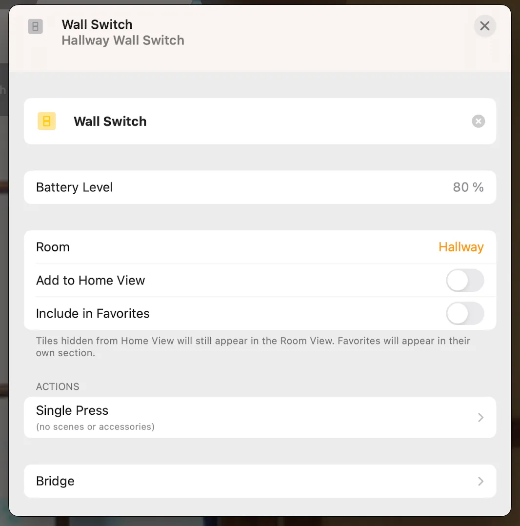 Til venstre, i Apple Home er det kun mulig å programmere enkelttrykk for bryteren/releet, til høyre Shortcut som omgår denne begrensningen