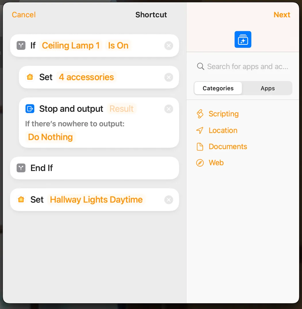 Til venstre, i Apple Home er det kun mulig å programmere enkelttrykk for bryteren/releet, til høyre Shortcut som omgår denne begrensningen
