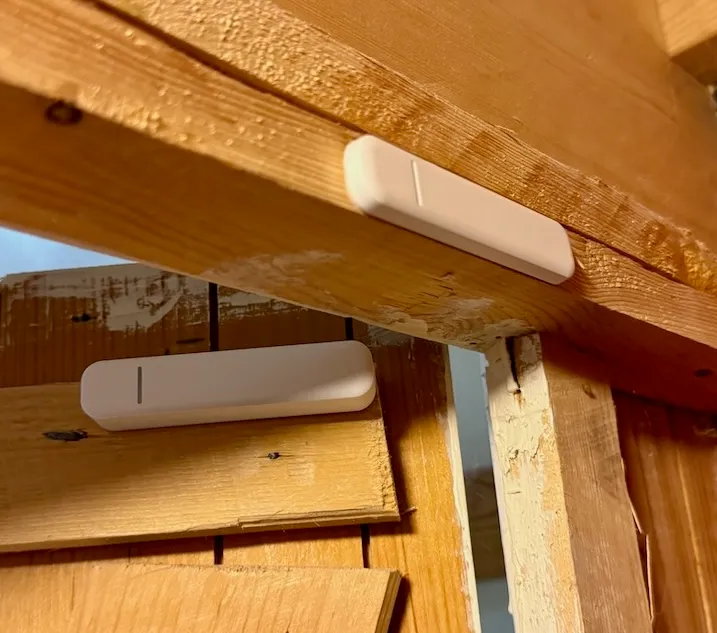 Trådfri dørsensor styrer lampe via Trådfri smartplugg
