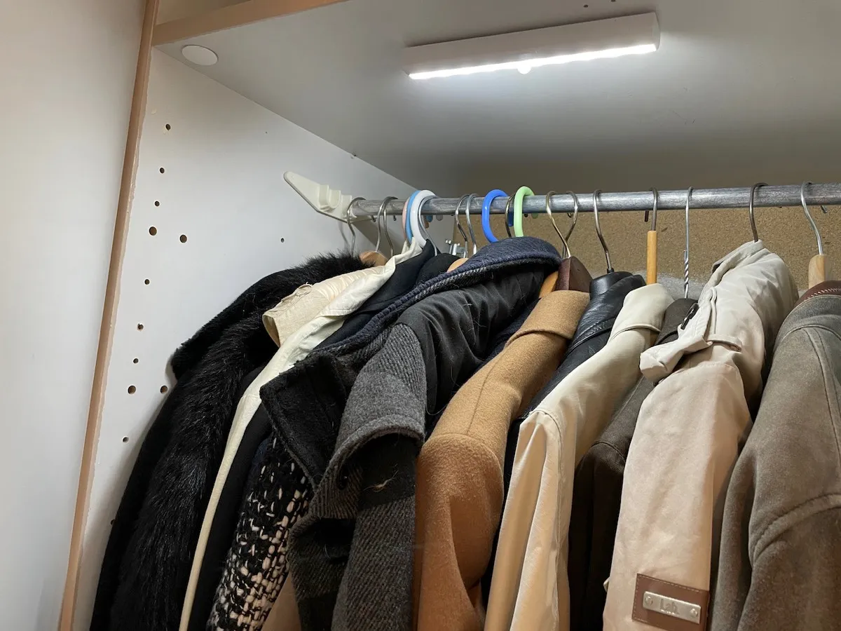 LED lyslist i klesskapet